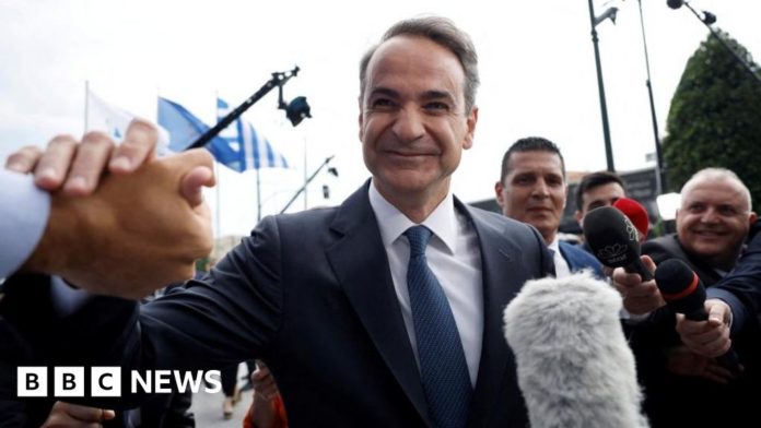 greek-election:-centre-right-mitsotakis-hails-big-win-but-wants-majority