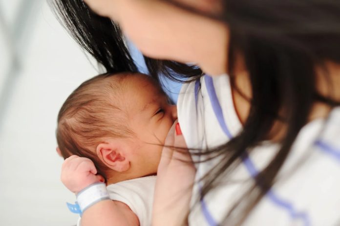 new-moms-breastfed-longer-during-pandemic