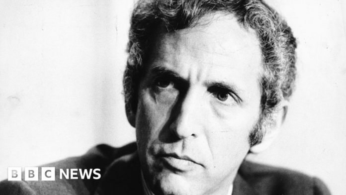 daniel-ellsberg:-pentagon-papers-whistleblower-dies-aged-92