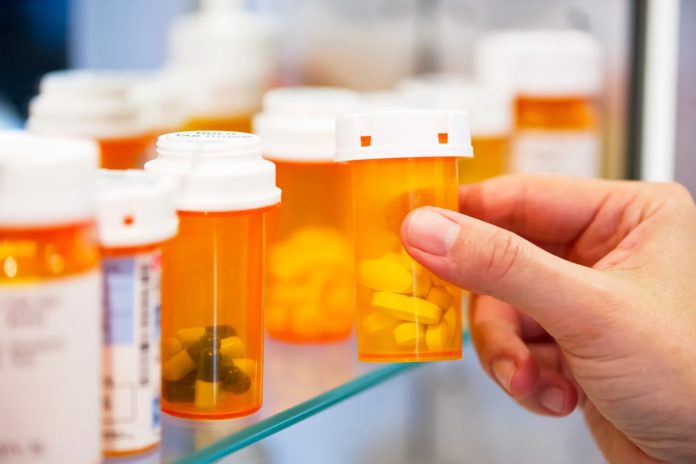 ‘deprescribing’:-should-some-older-adults-shed-their-meds?