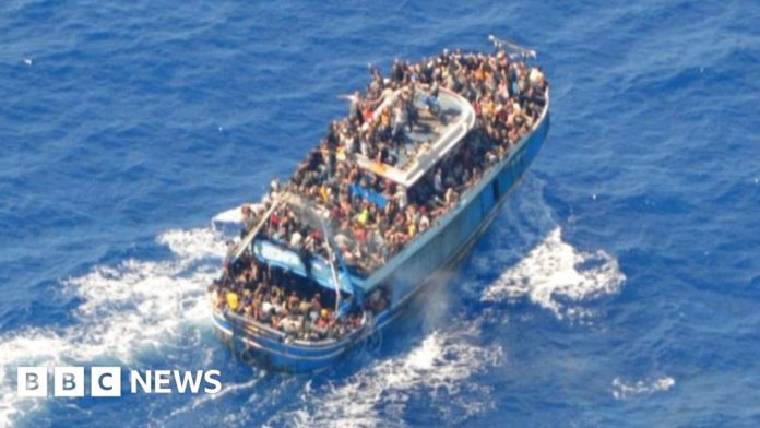 greece-ignored-offer-to-monitor-migrant-boat,-says-eu-border-agency