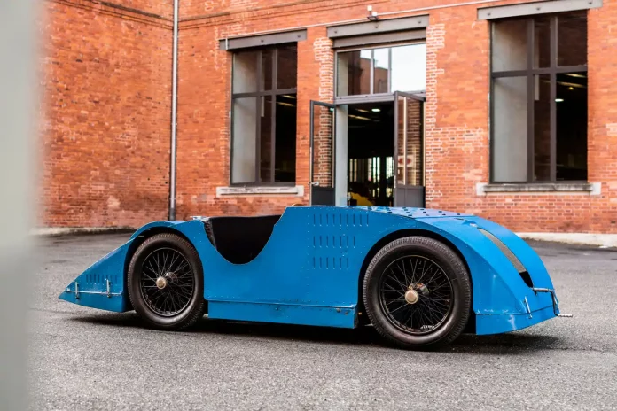 100-years-of-the-trailblazing-bugatti-type-32-‘tank’