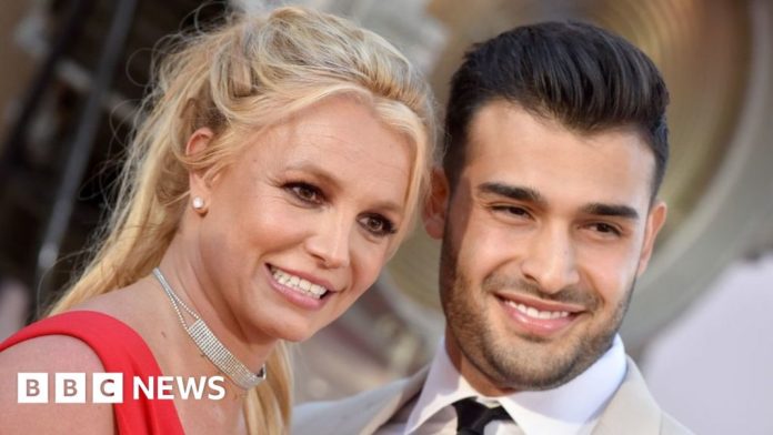 sam-asghari-files-for-divorce-from-britney-spears-after-14-months-of-marriage