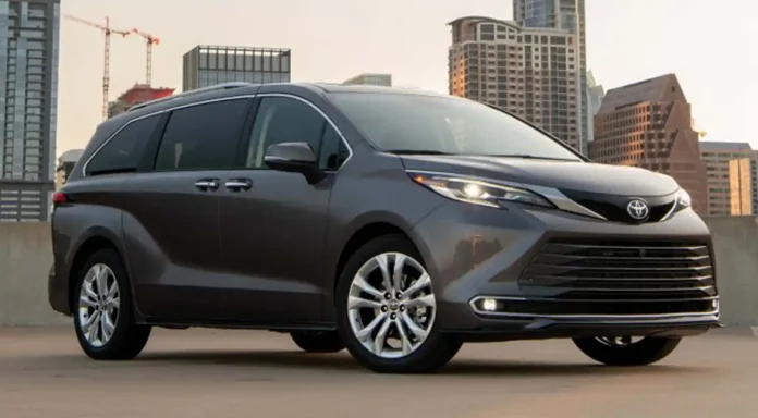 toyota-sienna-(2024)