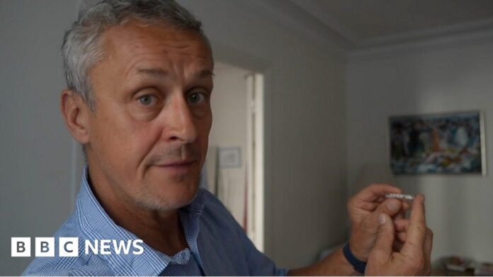 paris-bedbugs:-bbc-correspondent-goes-on-the-hunt-as-infestations-soar