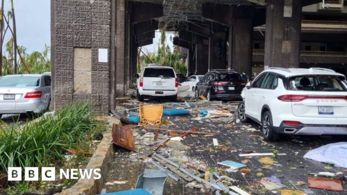 hurricane-otis-smashes-into-mexico-coast