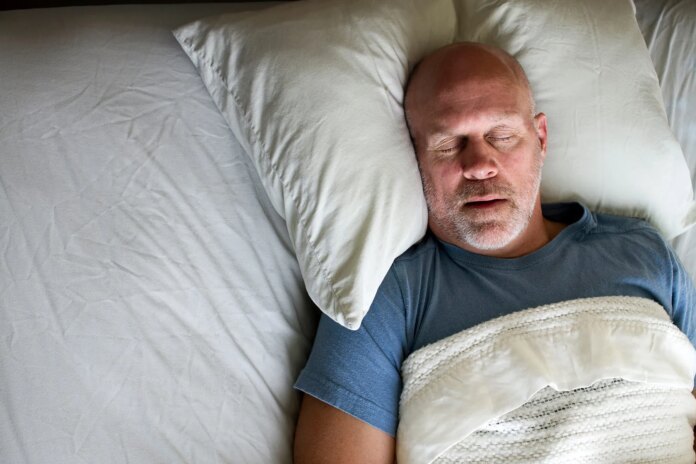 7-easy-snoring-remedies:-weight,-alcohol,-hydration,-and-more