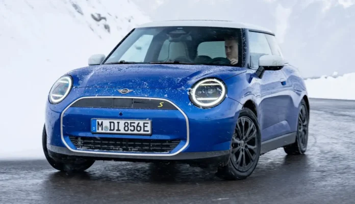 the-new-mini-cooper-se-–-all-season-driving-fun