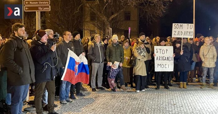 aj-v-cesku-protestovali-nasi-krajania,-na-ludskost-a-slusnost-vyzyval-publicista-fedor-gal