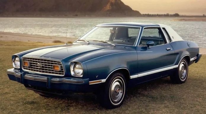 the-1977-ford-mustang:-a-nostalgic-ride-through-time