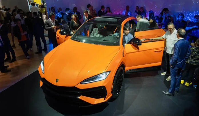 lamborghini-urus-se:-a-world-tour-for-the-first-phev-super-suv