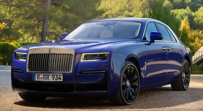 the-rolls-royce-ghost-lineup:-a-modern-interpretation-of-luxury