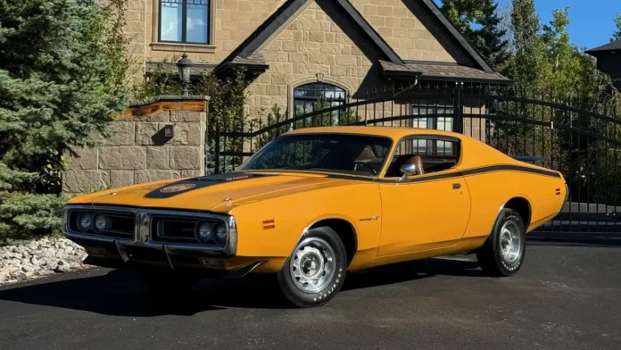 original-1971-dodge-charger-super-bee-with-383-v-8-set-for-las-vegas-auction