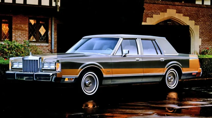 driving-luxury:-the-1988-lincoln-town-4-door-car-experience