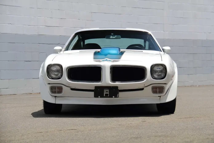 1971-pontiac-trans-am:-a-fully-restored-american-icon