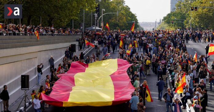 v-madride-prebehol-protivladny-protest,-na-ktorom-ucastnici-pozadovali-vyhlasenie-predcasnych-volieb