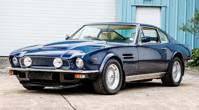 1985-aston-martin-v8-vantage-‘oscar-india’:-a-rare-warwick-blue-masterpiece