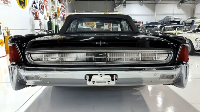 1963-lincoln-continental-convertible:-a-pinnacle-of-american-elegance