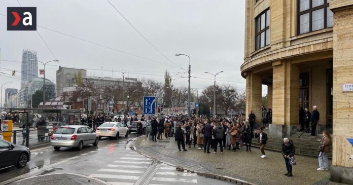 realna-hrozba-na-univerzitach-sa-nepotvrdila,-vyhlasila-policia