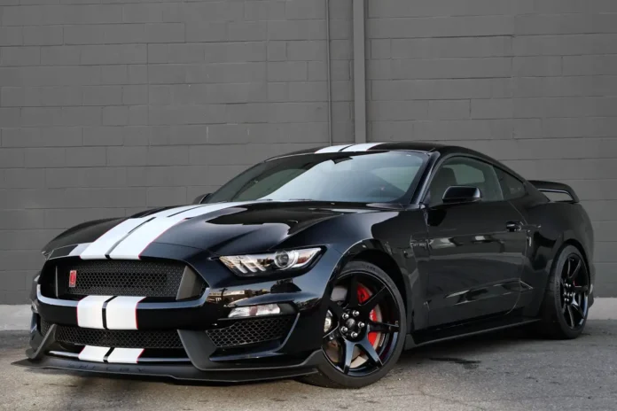 unleashed-power:-a-pristine-2019-ford-mustang-shelby-gt350r