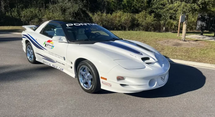 timeless-beauty:-1999-pontiac-trans-am-30th-anniversary-edition