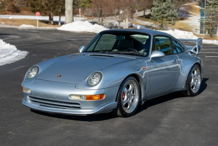 silver-sprint:-a-1995-porsche-911-carrera-rs’s-lightweight-legacy