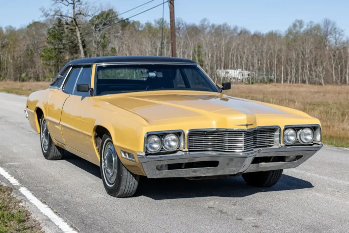 1971-ford-thunderbird-landau:-metallic-gold-with-429-v-8-power.